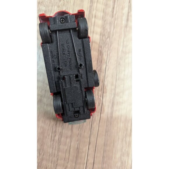 Maisto 1:26 Scale 1950 Chevrolet 3100 Pickup Diecast Truck Vehicle red - Picture 6 of 14